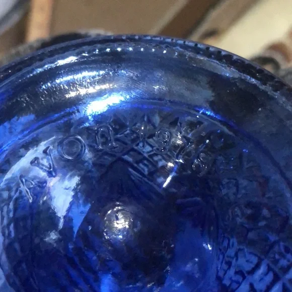 Vintage 1976 Avon blue bell perfume bottle - Picture 8 of 8